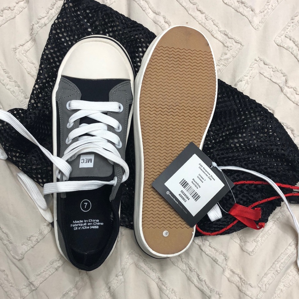 MEC neoprene water shoes